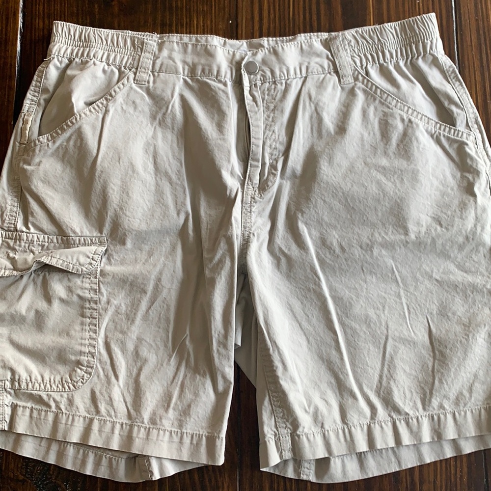 Women’s Columbia shorts